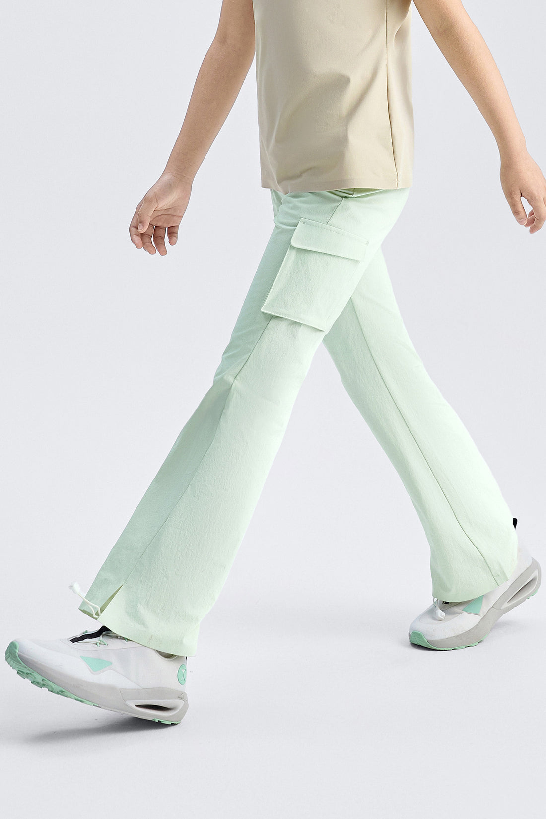 **Pale mint**