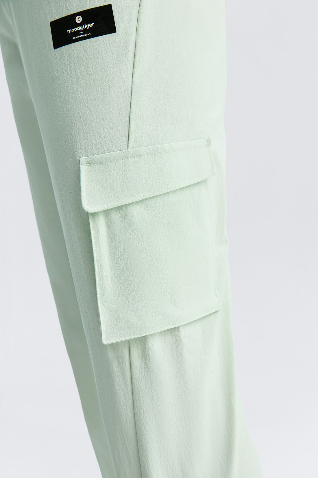 **Pale mint**