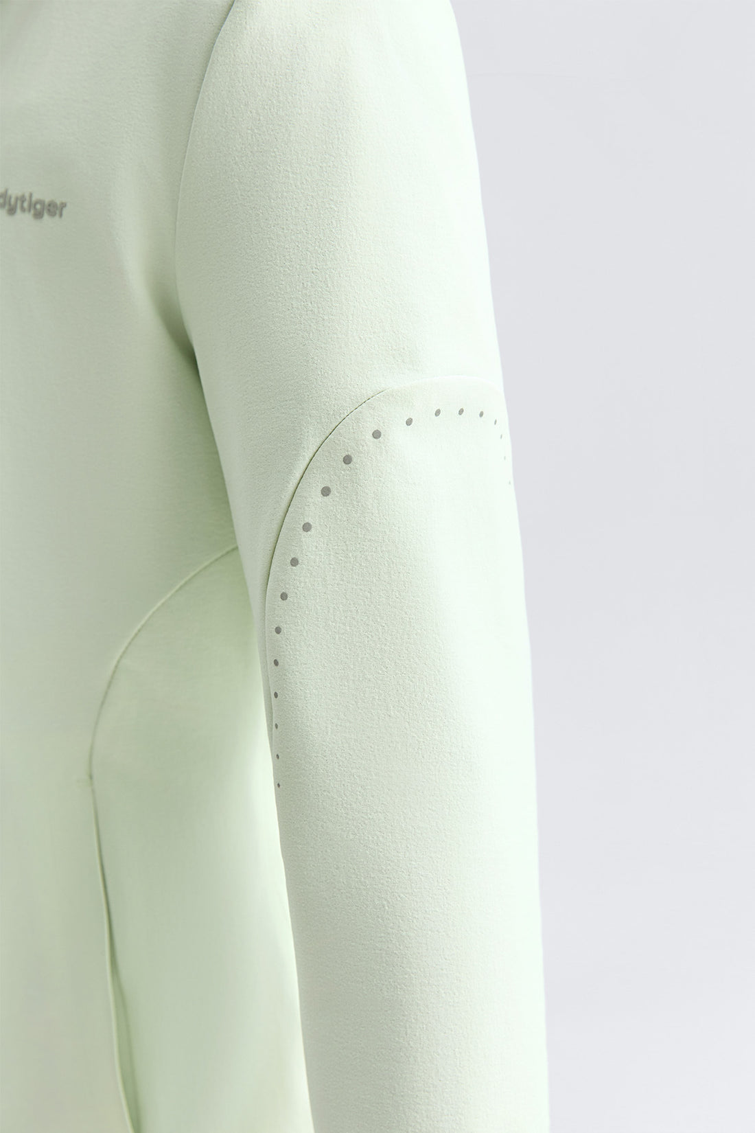 **Pale mint**