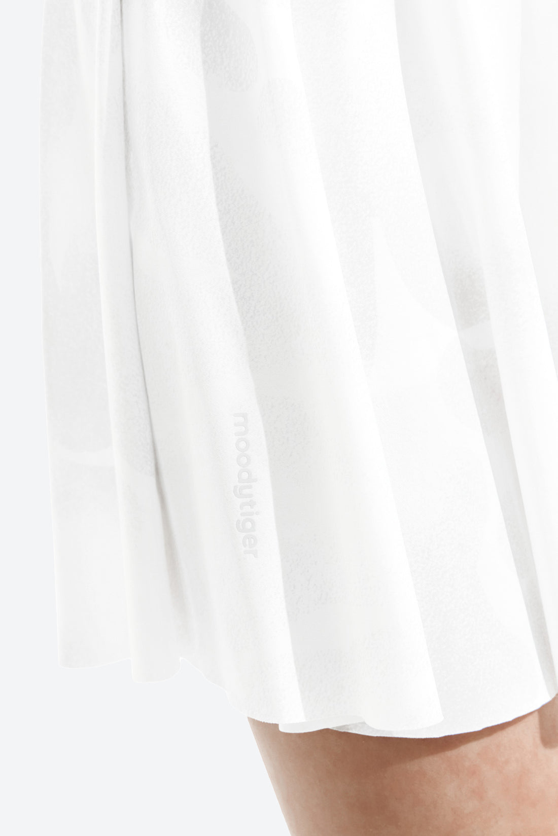 **Fantasy Coral White**