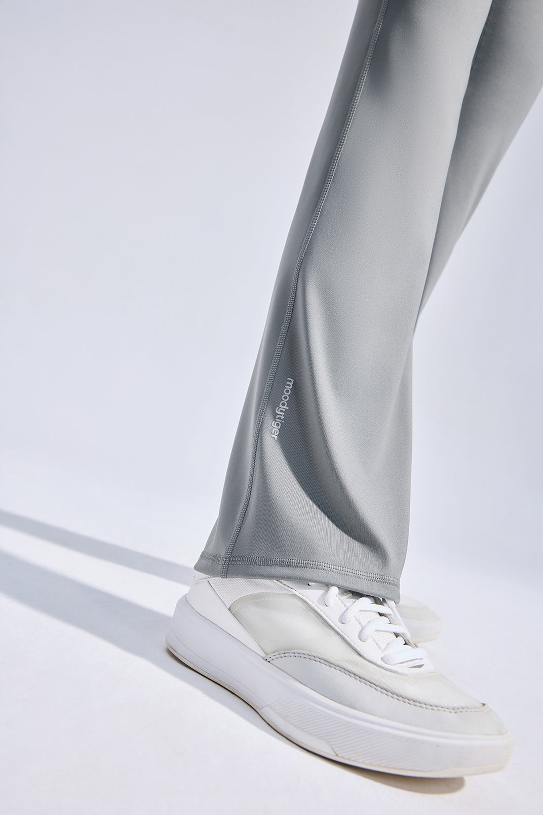 Cloudie Essential Bootcut Leggings **Quiet Grey**