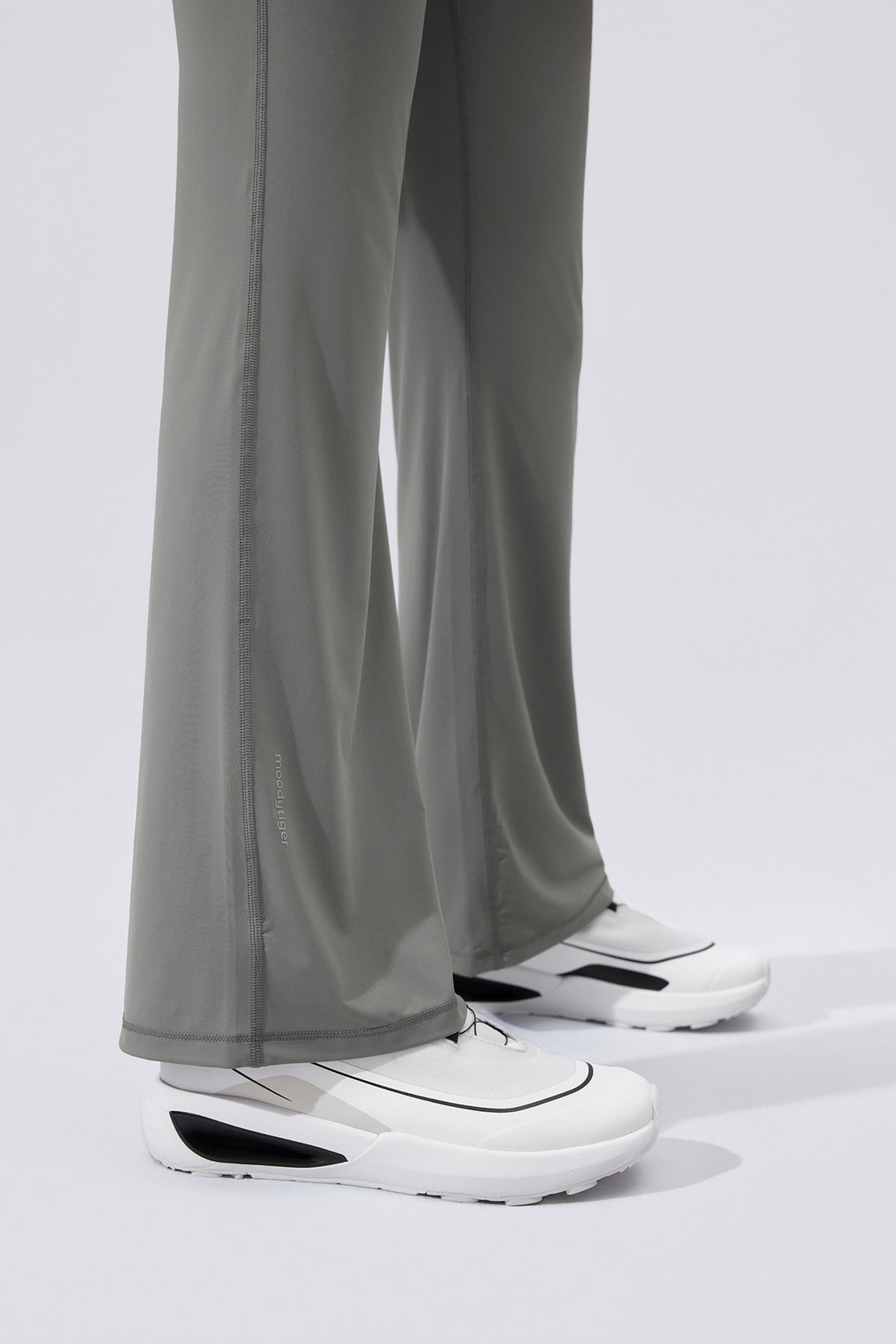 Cloudie Air Bootcut Leggings **Quiet Grey**
