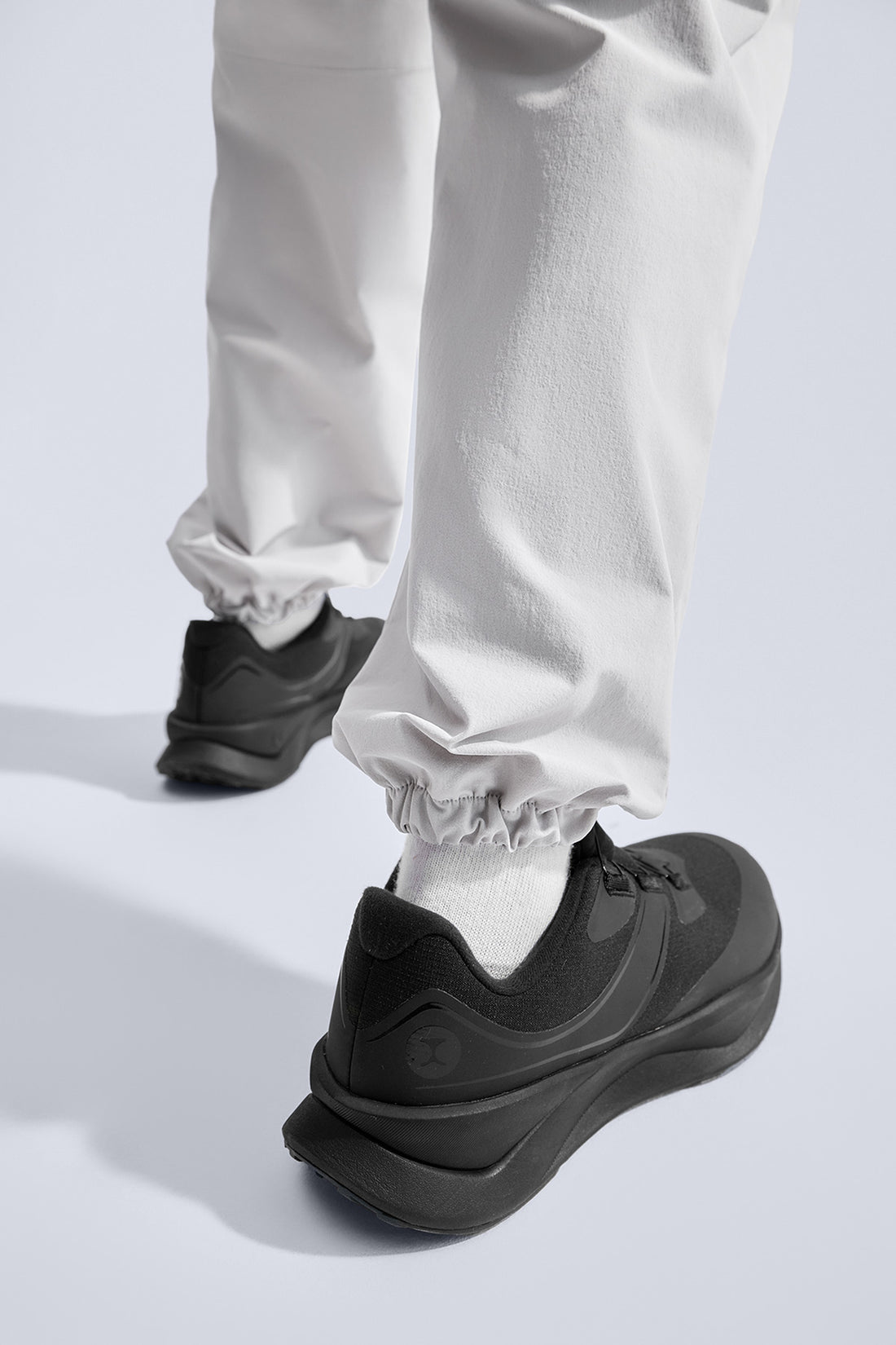 TEMPO E **Charcoal Black**